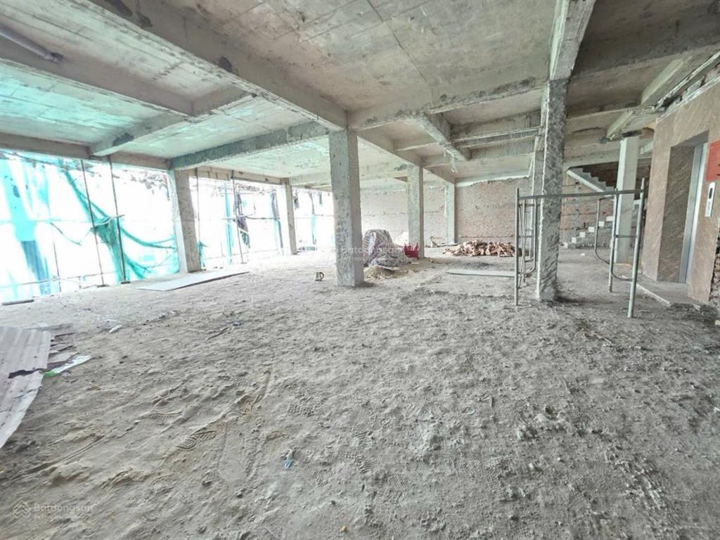 Bán tòa nhà 9 tầng 290m² mặt tiền 16m phố dịch vọng hậu cạnh ubnd quận cầu giấy