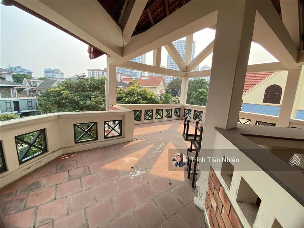 Bán biệt thự đơn lập 420m2 rộng nhất bán đảo linh đàm thiết kế bể bơi