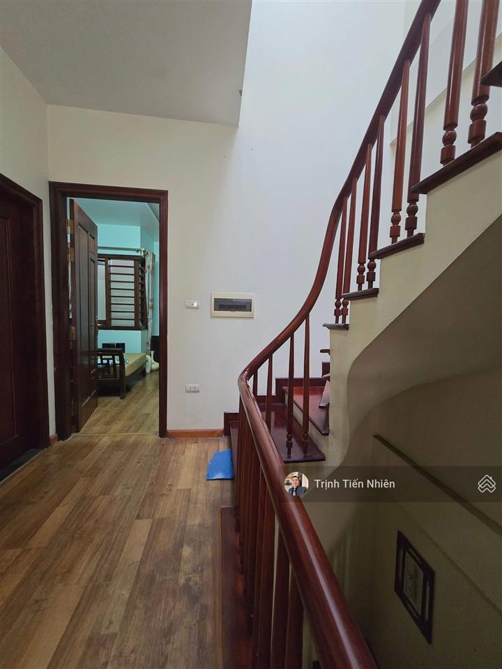 Bán liền kề 183 hoàng văn thái cực đẹp view hồ đầm hồng 84m2