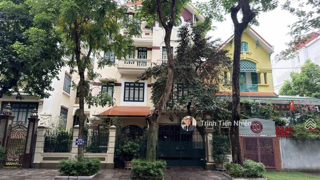 Biệt thự bán đảo linh đàm gần mặt hồ 420m2 siêu khủng, giá rất rẻ chủ thiện chí