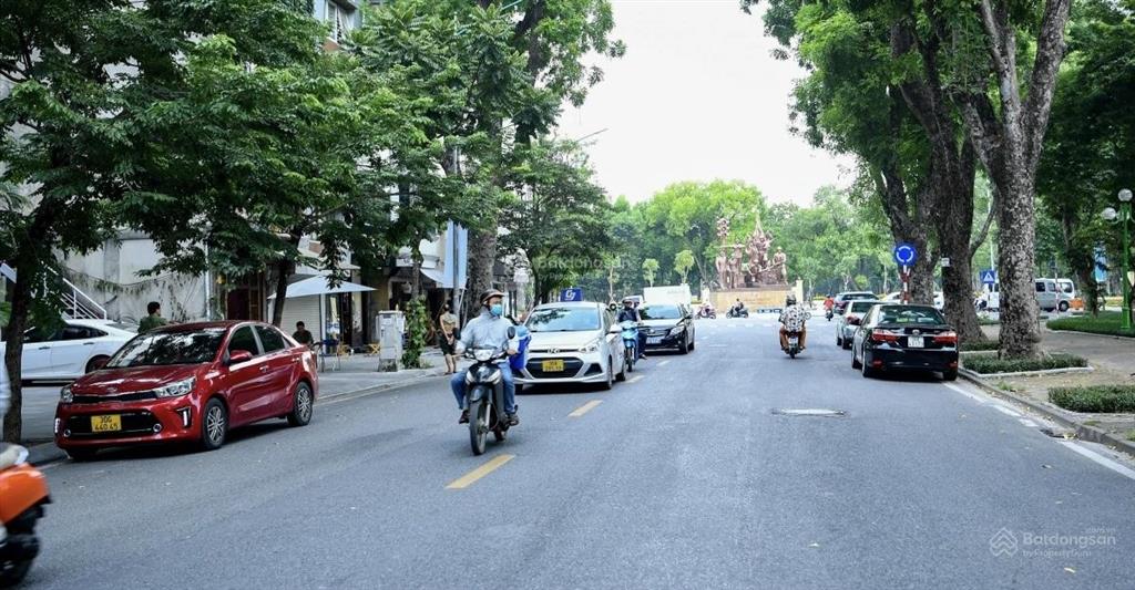 Nhà mặt phố quang trung 579m2 ngã tư trần hưng đạo mt 35m 4** tỷ chính chủ gửi bán