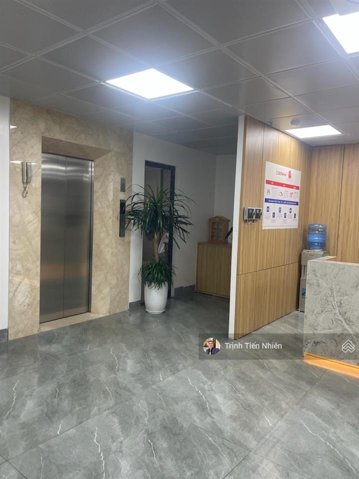 Bán toà 9 tầng phố dịch vọng hậu ngã tư trần thái tông 305m2 toà văn phòng vip