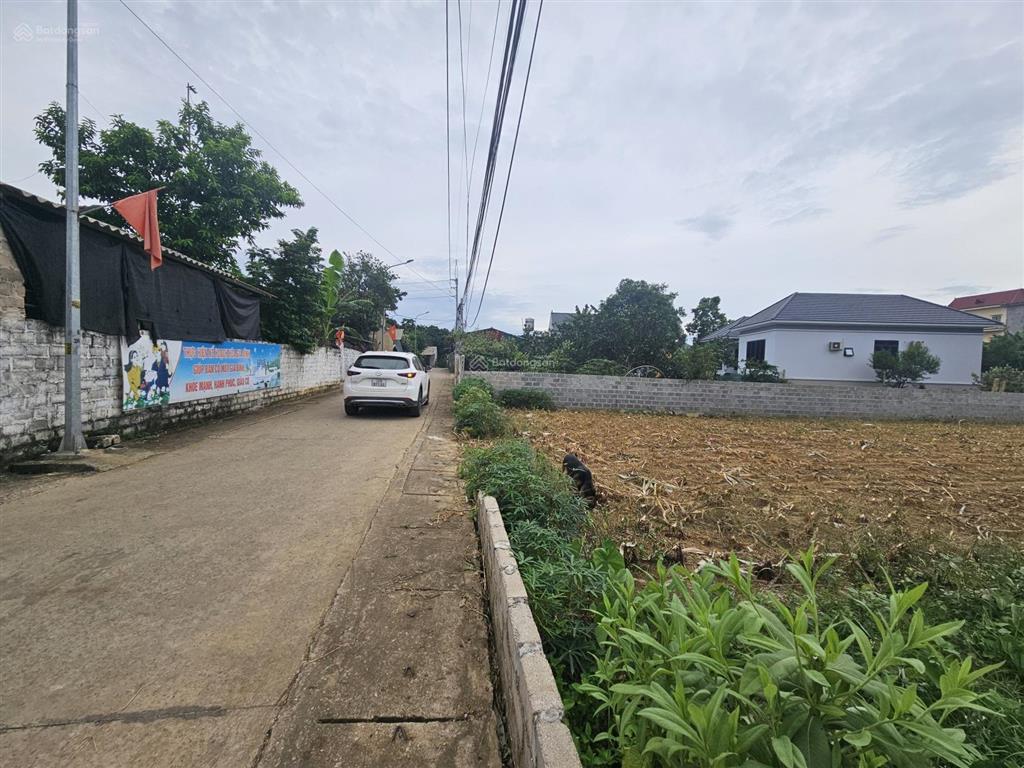 Bán lô góc 675m2 cạnh nhà văn hóa thôn