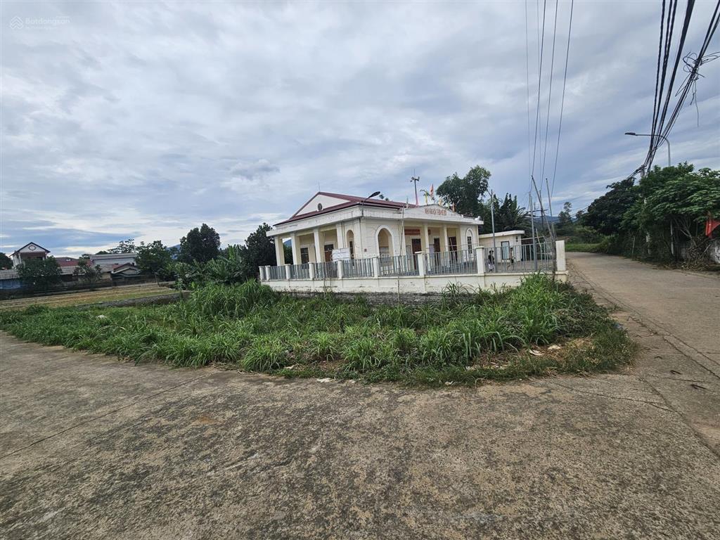 Bán lô góc 675m2 cạnh nhà văn hóa thôn