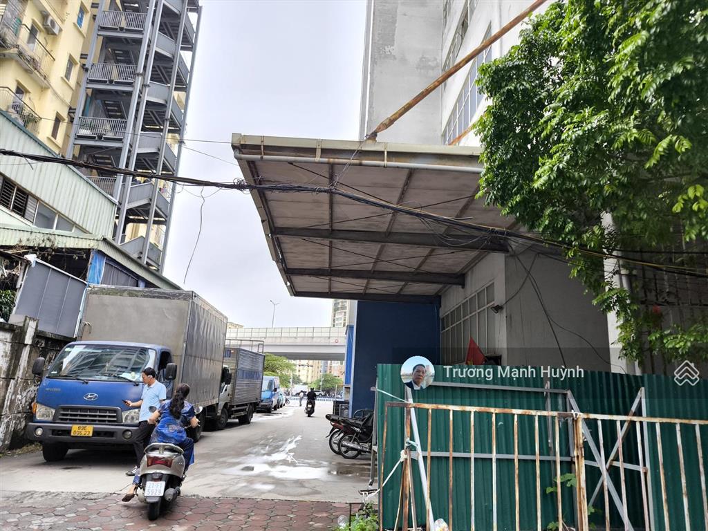 Bán nhà mặt phố lộc 139m 8t mt9m  45 tỷ dt hơn 100tr/th mt + vỉa hè rộng  ô tô đỗ sát đỗ nhuận