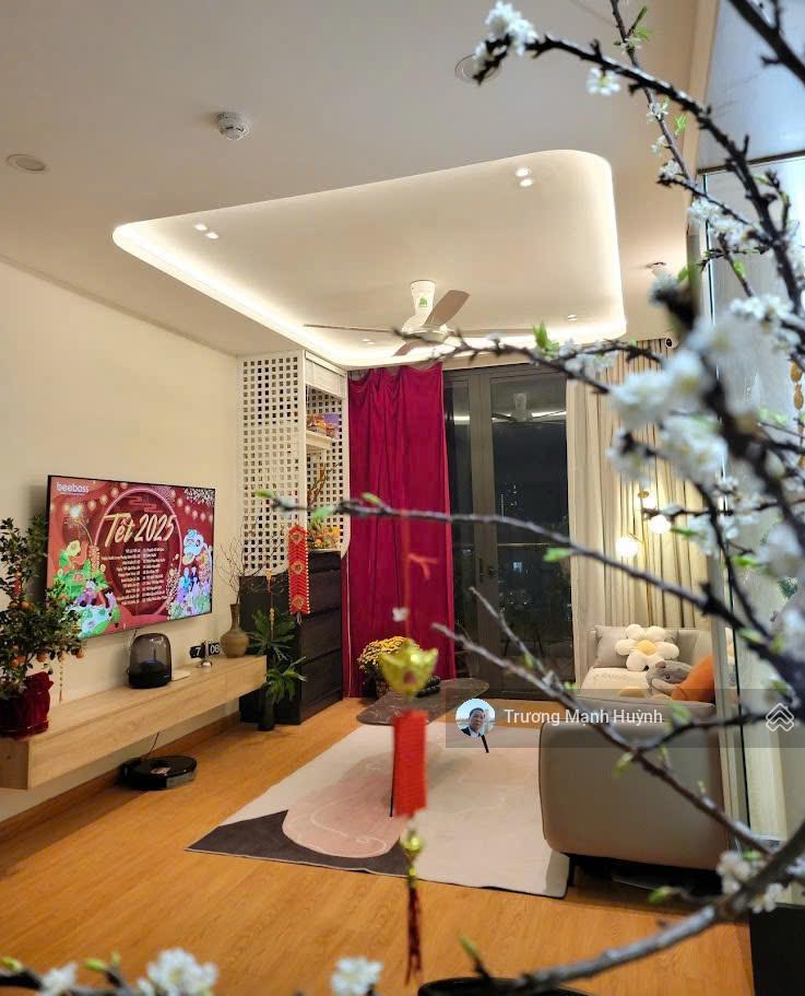 Bán cc lgóc vip ct14 ciputra 99m 3pn 2wc 8 tỷ view trọn cảnh đẹp  sát lotte mall t,trung võ c công