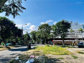 Chủ cần tiền bán gấp lô góc 498m2 thích hợp để kinh doanh nhà hàng,mở showroom gần đường thăng long