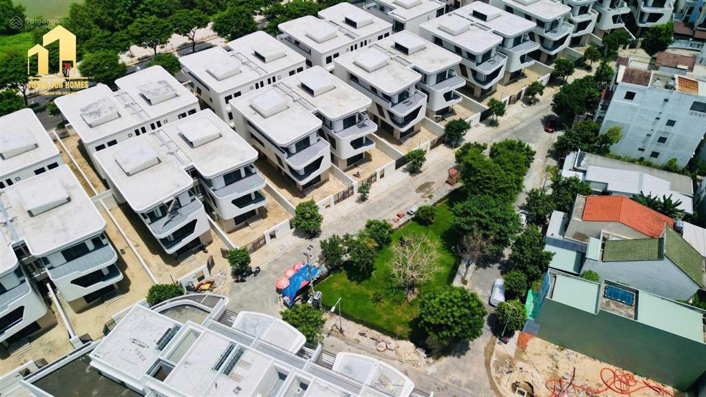 * còn 1 căn biệt thự duy nhất đối diện công viên  vị trí vàng để đầu tư dự án elysia complex city