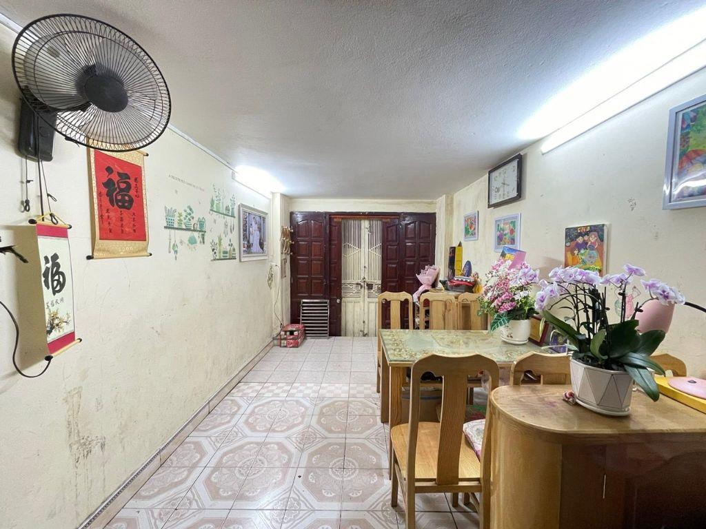 Bán nhà Lê Thanh Nghị ngõ thông ô tô đỗ, Dt 30m2, 5t, m t3.5m, 8 tỷ.