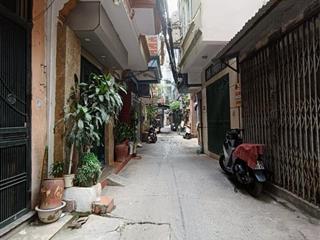 Nhà đẹp ở ngay Trần Khát Chân ô tô đỗ, Dt 40m2, 5t, mt 6m, 7.7 tỷ.