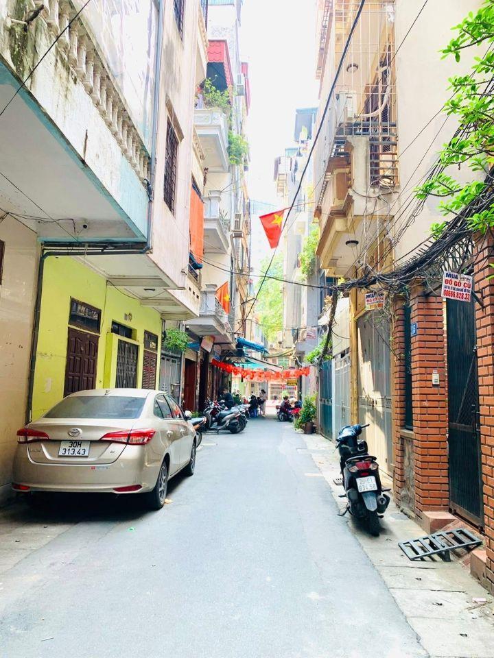 Bán nhà Lê Thanh Nghị chỉ 10m ra phố, Dt 38m2, 3t, mt 4m, giá 7.95 tỷ.