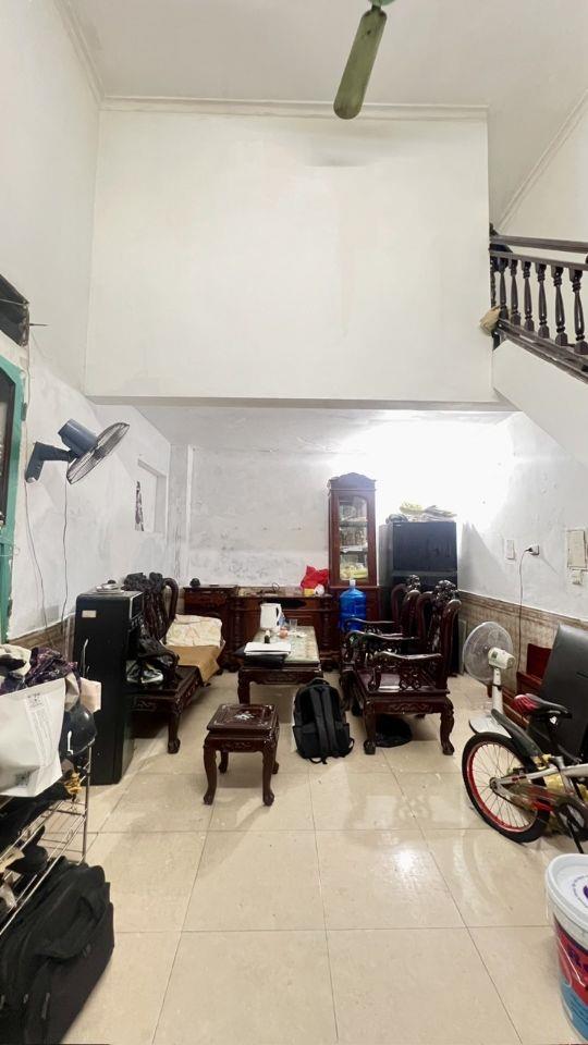 Bán gấp nhà Lê thanh nghị 5 tầng thoáng chỉ 20m ra phố giá 6.2 tỷ.