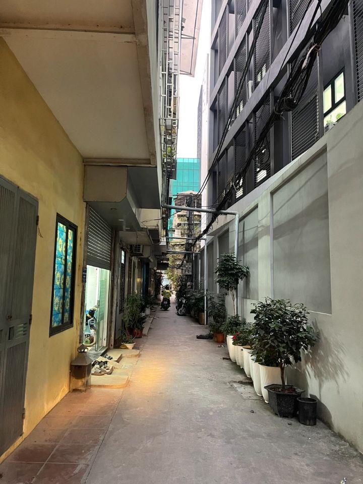 Bán nhà phố Tôn Thất Tùng, Dt 45m2, 6t, mt 4m, 9.5 tỷ, dong tiền 20tr/tháng.