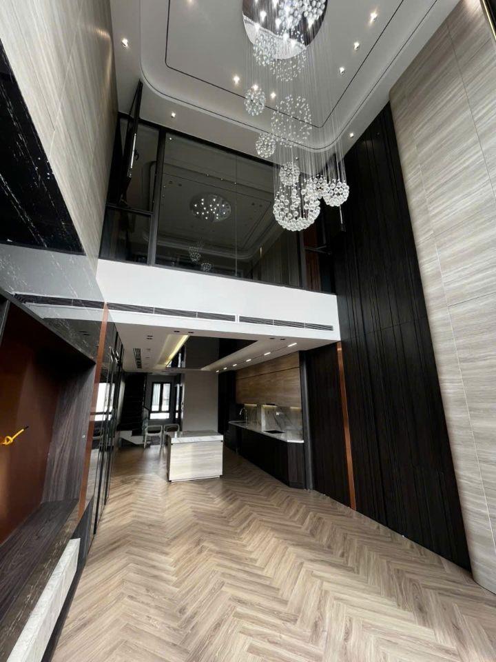 Bán tòa nhà xây mới Nguyễn Văn Cừ, 70m2, 7t, mt 4m, giá 23.8 tỷ.