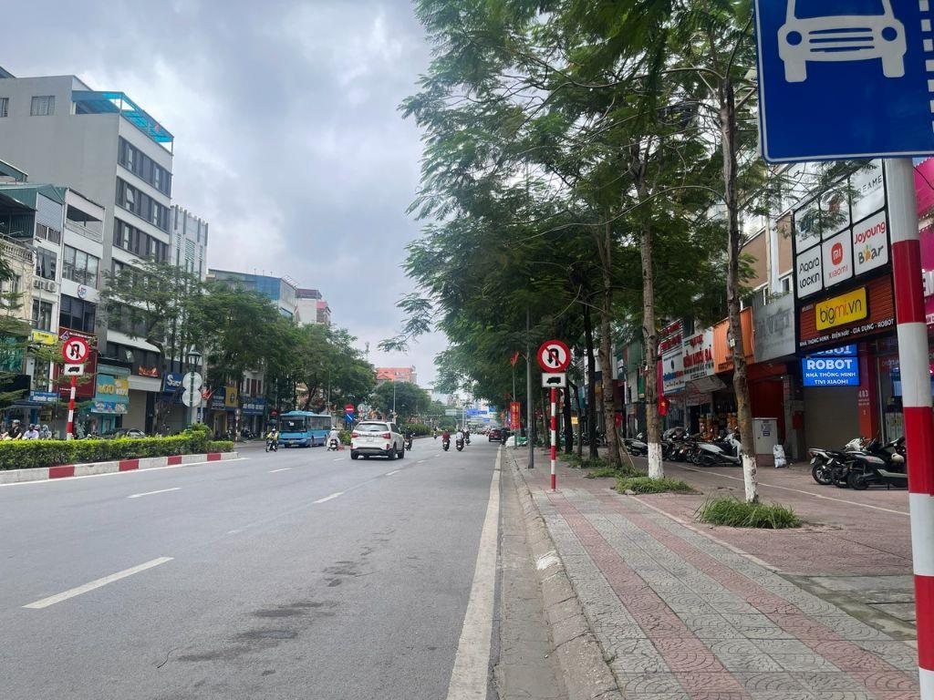Bán tòa nhà xây mới Nguyễn Văn Cừ, 70m2, 7t, mt 4m, giá 23.8 tỷ.