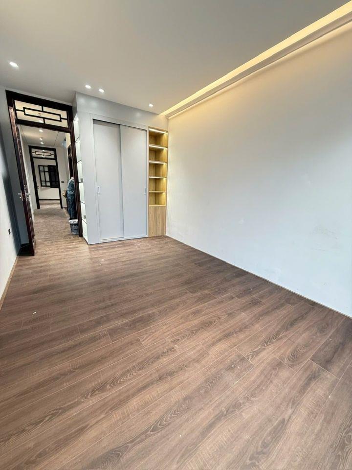 Siêu Hiếm!!! Phân lô vỉa hè kinh doanh phố Quần Ngựa, Ba Đình, Dt 60m2, 6t, 32 tỷ.