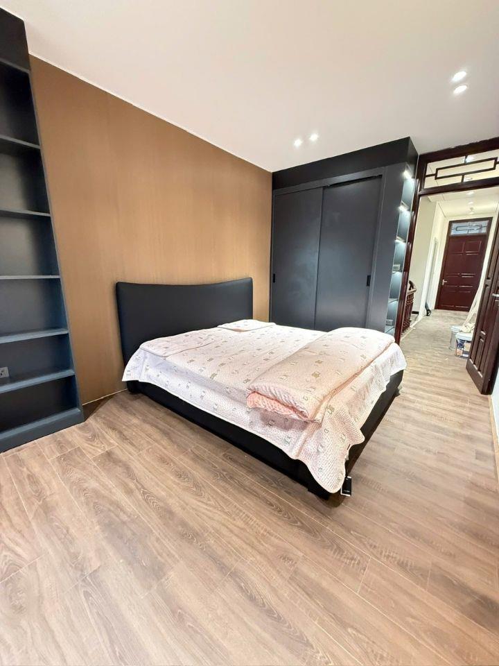 Siêu Hiếm!!! Phân lô vỉa hè kinh doanh phố Quần Ngựa, Ba Đình, Dt 60m2, 6t, 32 tỷ.
