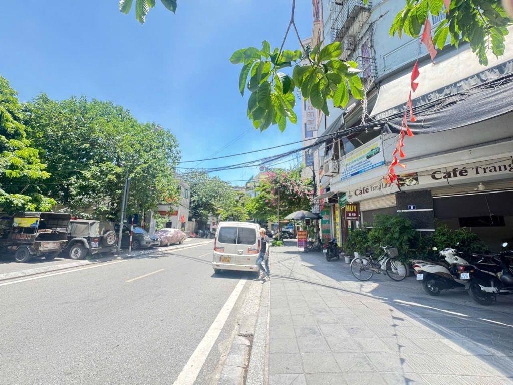Bán nhà phân lô ô tô tránh phố Quần Ngựa, Ba ĐÌnh, Dt 95m2, mt 4.2m, 38.9 tỷ.