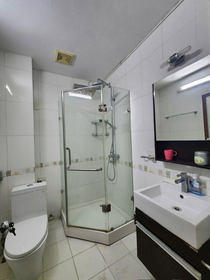 Bán nhà Nguyễn Đình Chiểu View Cv Thống Nhất, Dt 70m2, 4t mt 3.8m2, giá 18 tỷ.