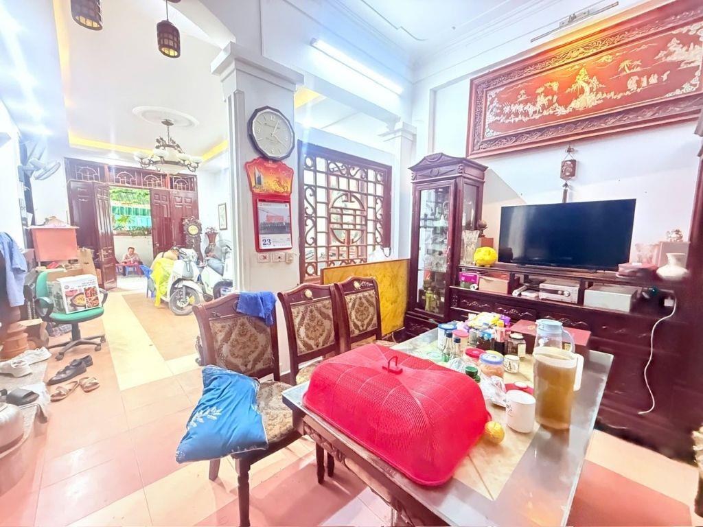 Siêu phẩm, Đường Láng hàng xóm Bv Giao Thông, ô tô vào nhà, kinh doanh sầm uất.