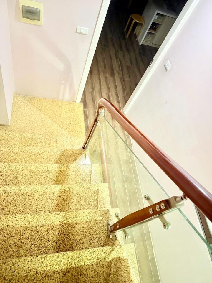 Nhà phân lô quan chức chính phủ Phương Mai, Dt 65m2, 6t, mt 5m, kinh doanh.