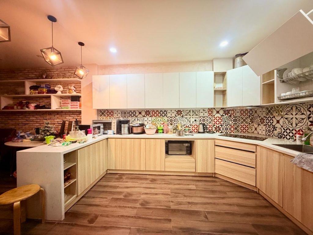 Nhà phân lô quan chức chính phủ Phương Mai, Dt 65m2, 6t, mt 5m, kinh doanh.