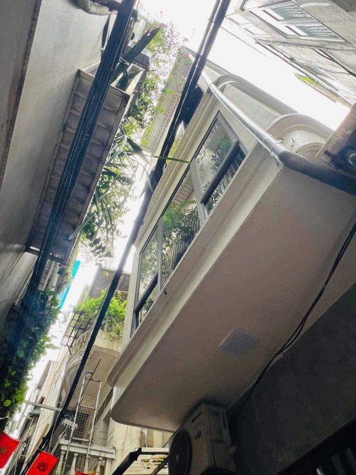 Nhà đẹp Kim Mă 2 mặt thoáng vài bước ra phố Dt 55m2, 4t, mt 3.8m, giá 19.7 tỷ.