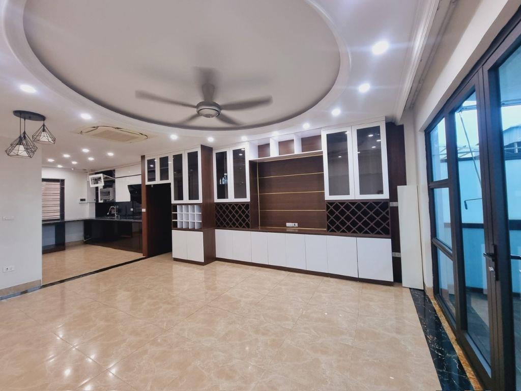 Siêu phẩm, phân lô ngõ 59 Hoàng Cầu gần Cv 1/6, Dt 60m2, 7 tầng thang máy.