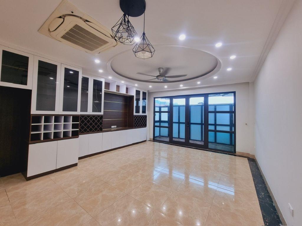 Siêu phẩm, phân lô ngõ 59 Hoàng Cầu gần Cv 1/6, Dt 60m2, 7 tầng thang máy.