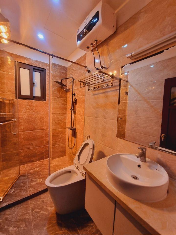 Siêu phẩm, phân lô ngõ 59 Hoàng Cầu gần Cv 1/6, Dt 60m2, 7 tầng thang máy.