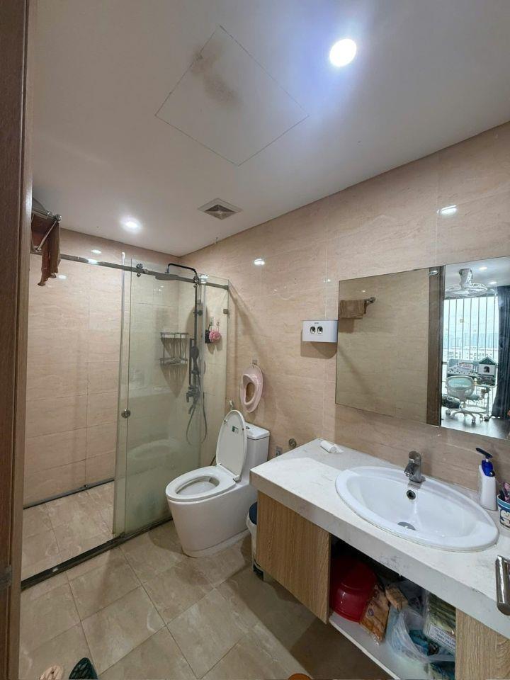 Chung Cư 82 Nguyễn Tuân 89m2, 3 ngủ, giá 9.8 tỷ, về ở ngay.