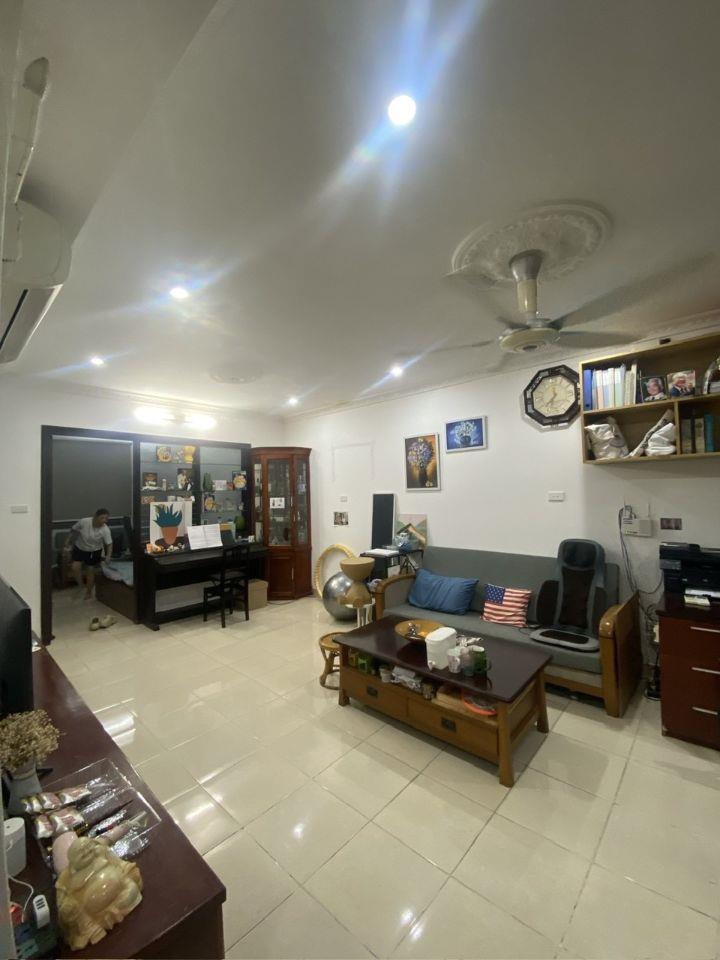 Bán chung cư mặt phố Võ Chí Công, Tây Hồ, Dt 75m2, 2ngủ, giá 6.7 tỷ.