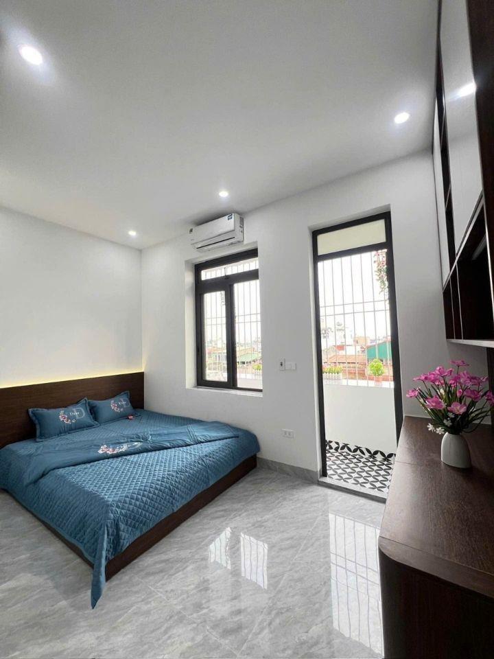 Bán căn hộ chung cư mặt phố Thanh Nhàn Full nội thất đẹp giá 5.5 tỷ.