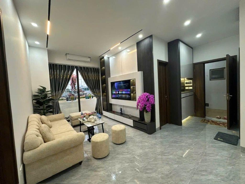 Bán căn hộ chung cư mặt phố Thanh Nhàn Full nội thất đẹp giá 5.5 tỷ.