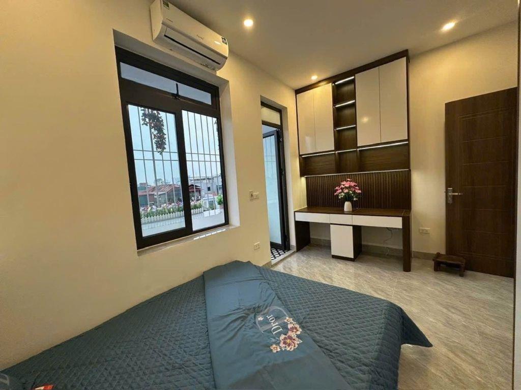 Bán căn hộ chung cư mặt phố Thanh Nhàn Full nội thất đẹp giá 5.5 tỷ.