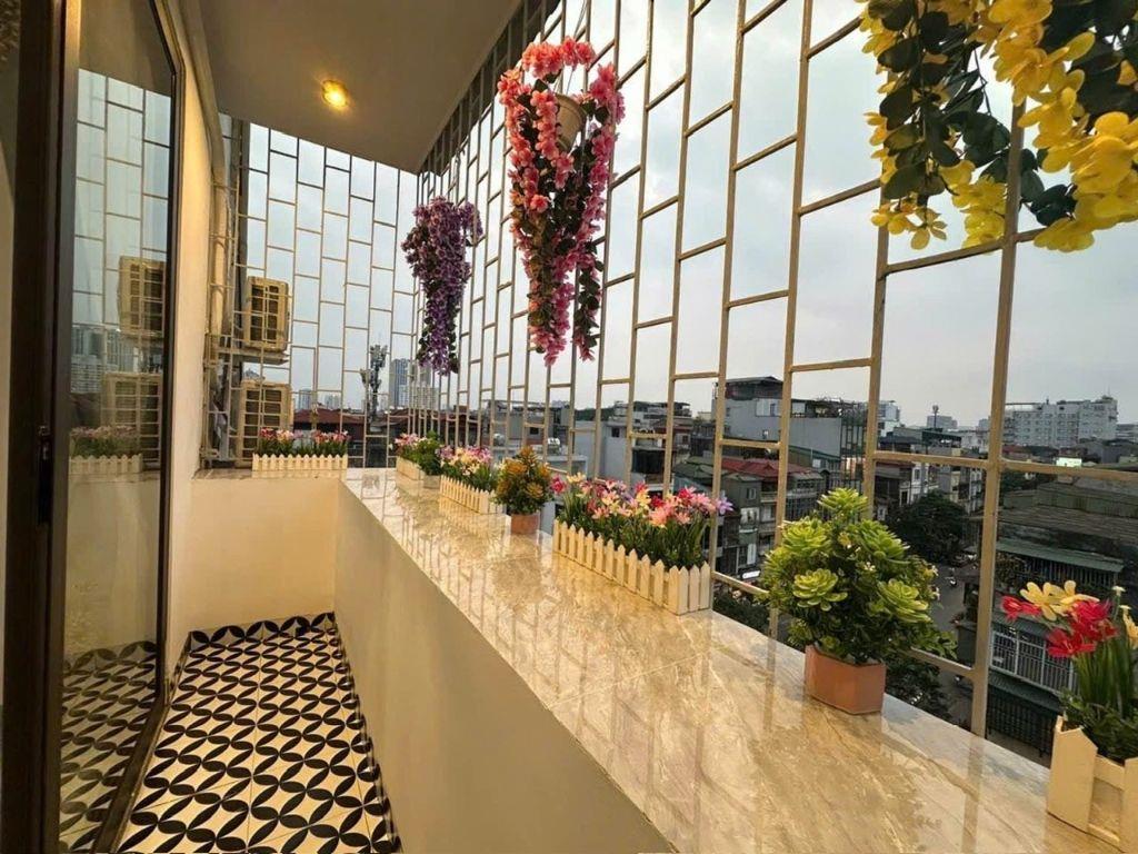 Bán căn hộ chung cư mặt phố Thanh Nhàn Full nội thất đẹp giá 5.5 tỷ.