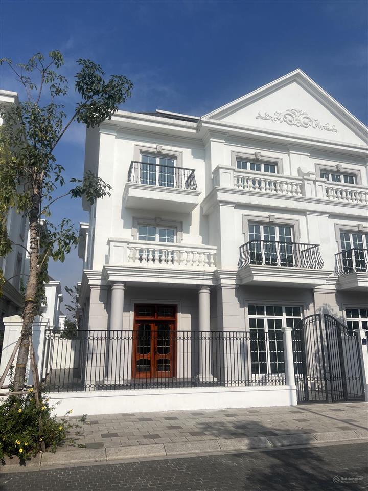 Chính chủ cần bán gấp căn bt góc s224.5m
