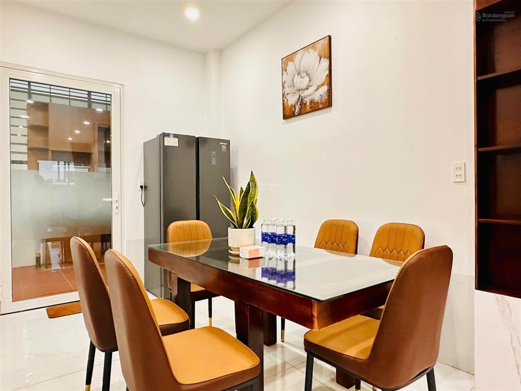 Căn nhà phố có sẵn dòng tiền cần bán gấp. 115m2 giá 6.4 tỷ thương lượng thiện chí, đang sẵn hđ thuê