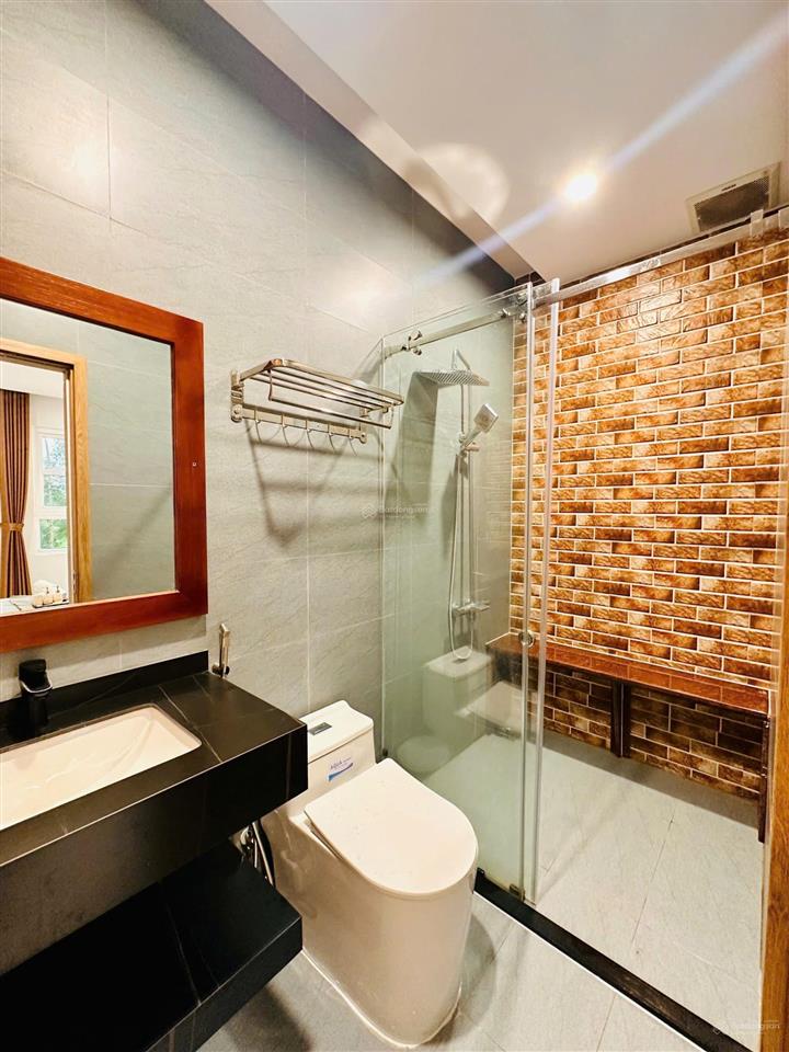Căn nhà phố có sẵn dòng tiền cần bán gấp. 115m2 giá 6.4 tỷ thương lượng thiện chí, đang sẵn hđ thuê