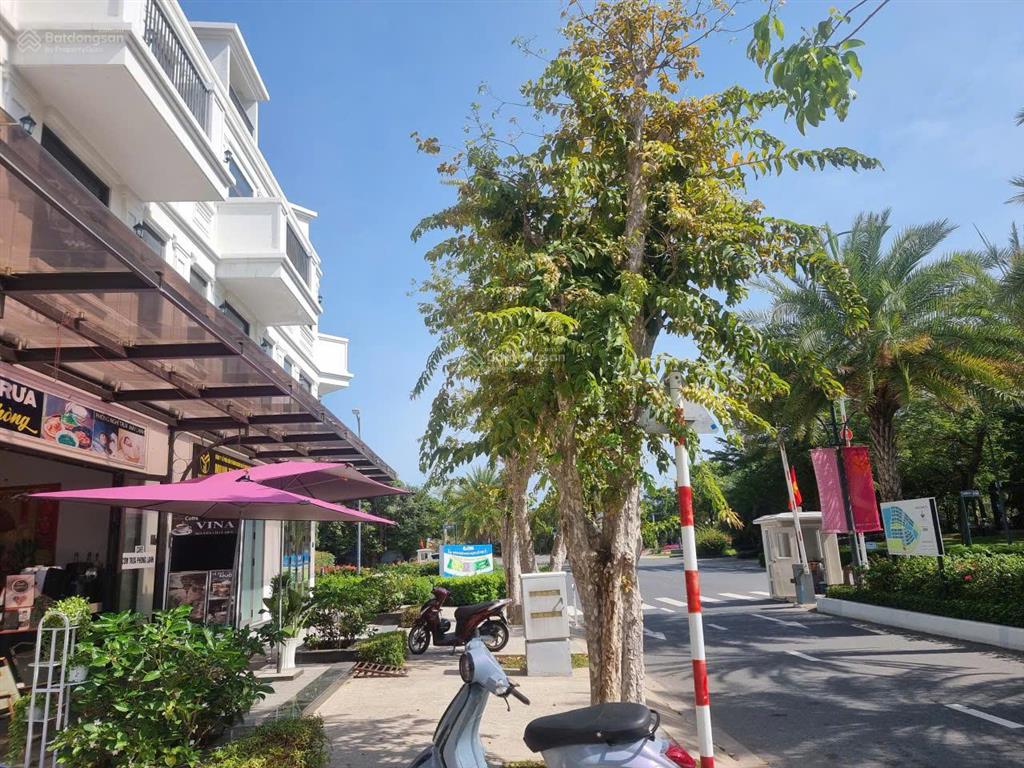 Căn hộ dịch vụ tại lavida đg 3 tháng 2. 40m2  4,8tr. xách vali vào ở ngay. 0932 777 ***