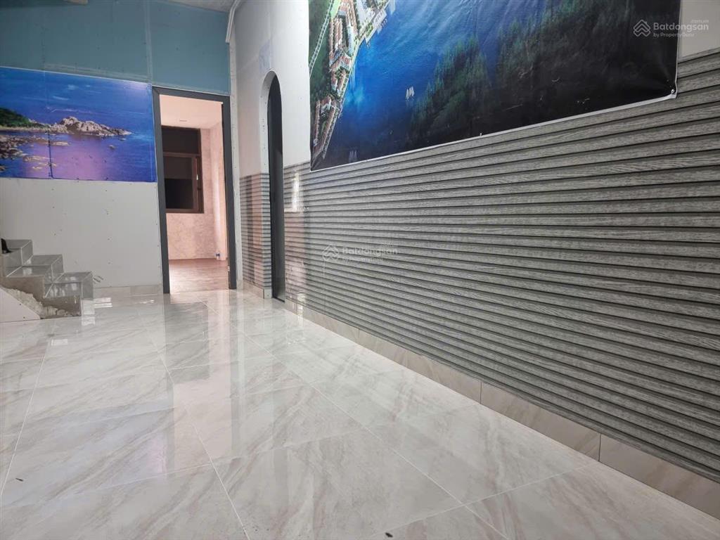 Xem là mê lầu 1 ngay cổng la vida mt đg 3/2 vt. dt 30m2 giá 3,5tr. đt 0932 777 *** chính chủ