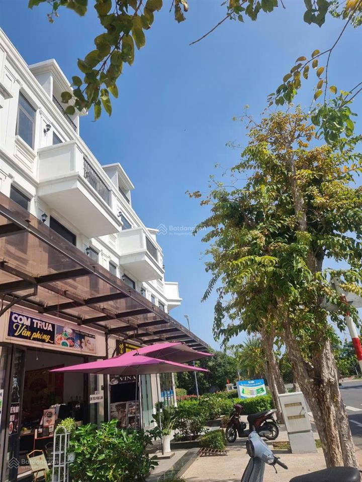 Xem là mê. phòng vip, mặt phố la vida residences, đường 3/2 giá 5 triệu/th, 35m2, p12, vũng tàu