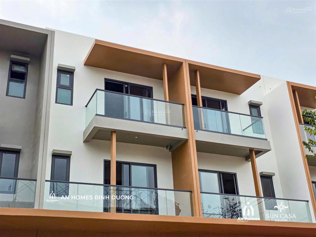 Nhà phố suncasa square ngay trung tâm vsip iia 3tầng/100m2 chỉ 3tỷ550 tiến độ ngưng 20tháng