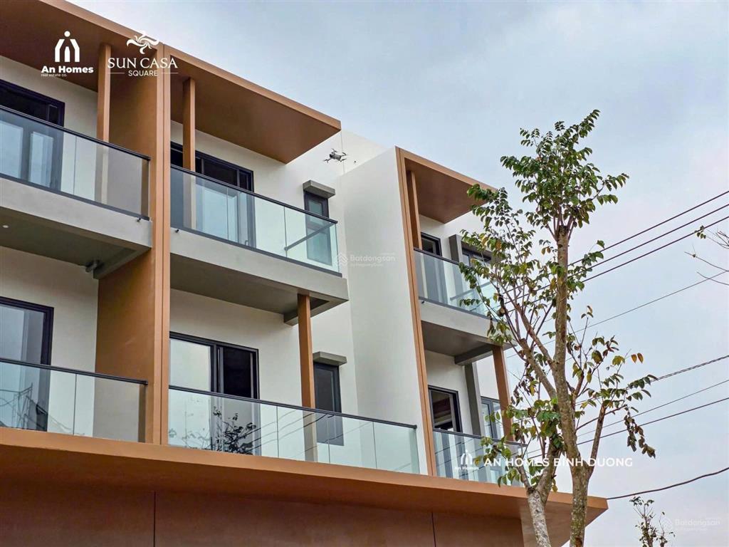 Nhà phố suncasa square ngay trung tâm vsip iia 3tầng/100m2 chỉ 3tỷ550 tiến độ ngưng 20tháng