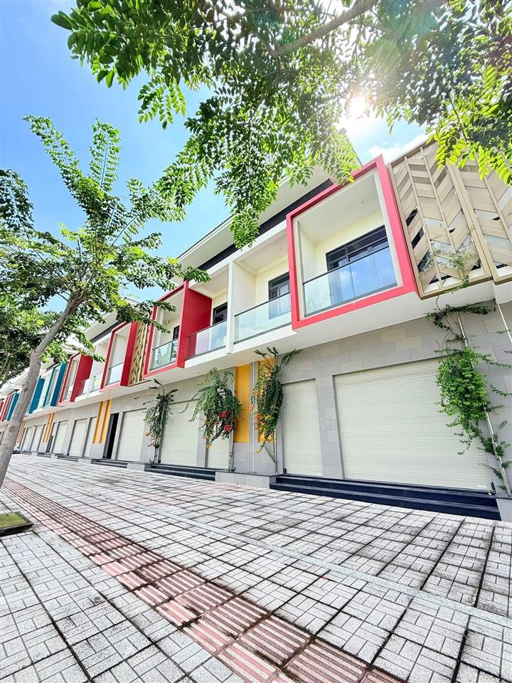 Bán gấp shophouse 7mx24 kdt suncasa vị trí đẹp kinh doanh tốt giá 5tỷ650 full nhà sẵn