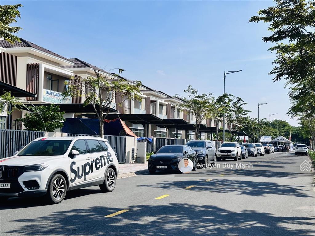 Hàng ngộp bán gấp biệt thự suncasa 250m2/2tầng cạnh cf highland giá 6,9tỷ full