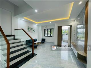 Bán gấp căn nhà phố 3tầng view công viên full nội thất 3pn/100m2 suncasa central giá 4.4tỷ sổ hồng