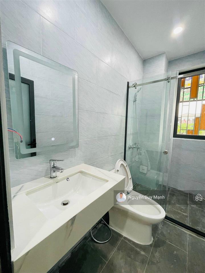 Bán gấp căn nhà phố 3tầng view công viên full nội thất 3pn/100m2 suncasa central giá 4.4tỷ sổ hồng