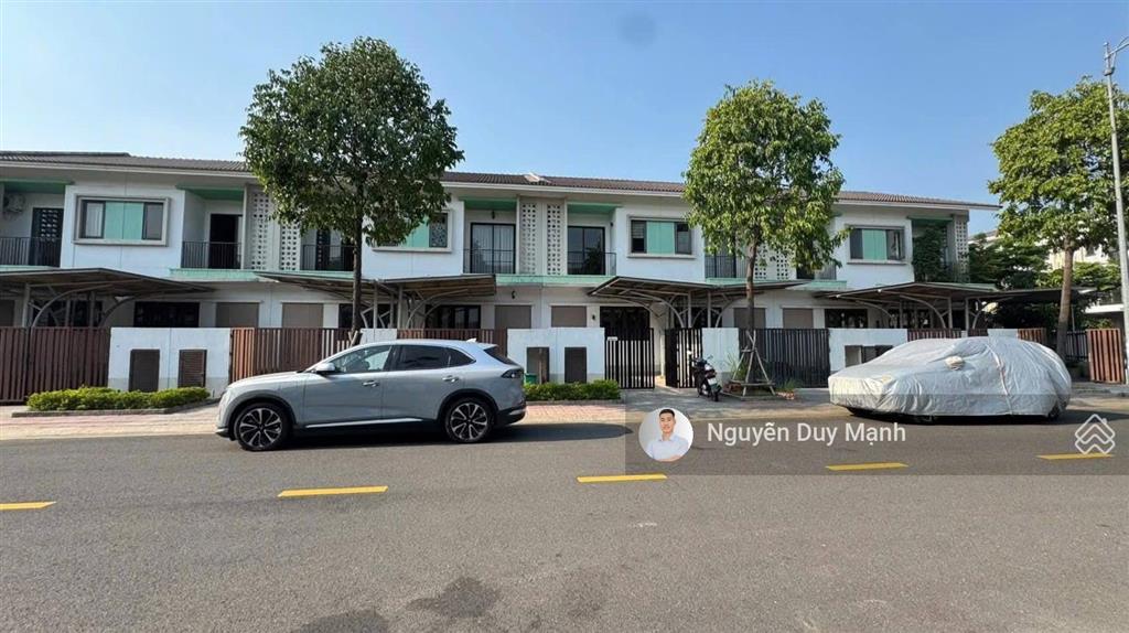 Bán gấp nhà phố 2 tầng/100m2 suncasa central trung tâm vsip ii sổ hồng sẵn giá 2.85tỷ full