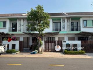 Bán gấp nhà phố 2 tầng/100m2 suncasa central trung tâm vsip ii sổ hồng sẵn giá 2.85tỷ full